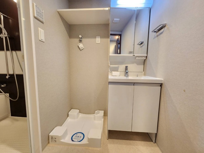 物件内観写真12　(洗濯機置場)