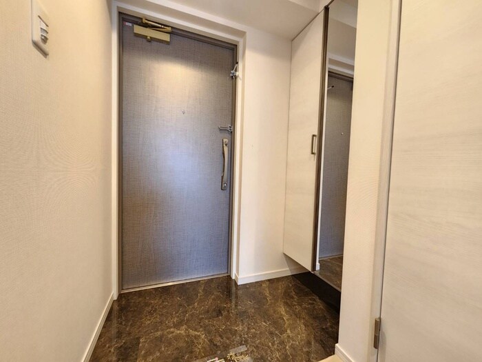 物件内観写真22　(玄関)