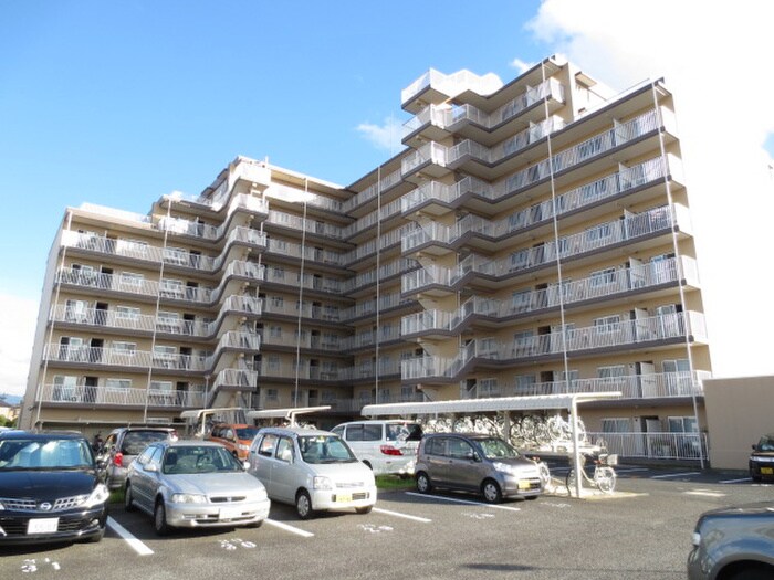 物件外観写真2　(駐車場)