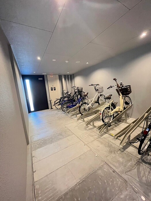 物件外観写真6　(駐輪場)