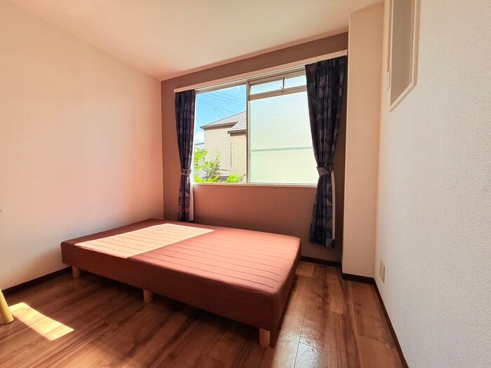 物件内観写真4　(居室)