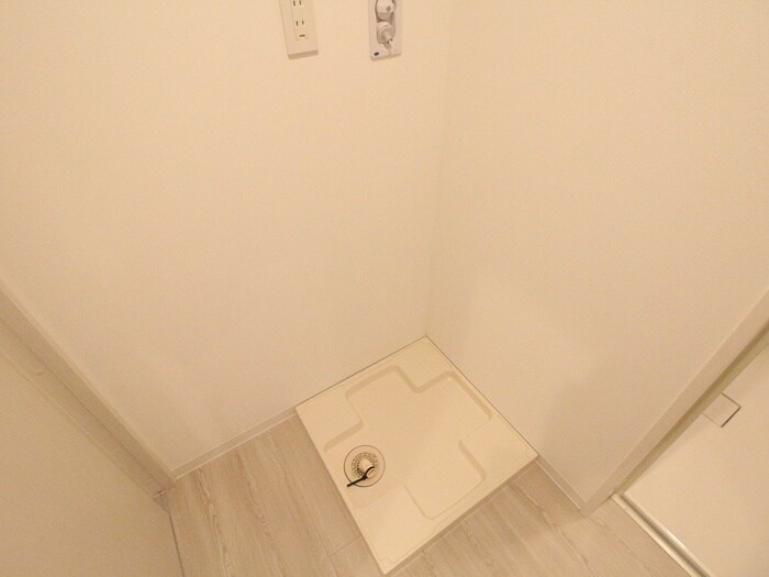 物件内観写真15　(洗濯機置場)