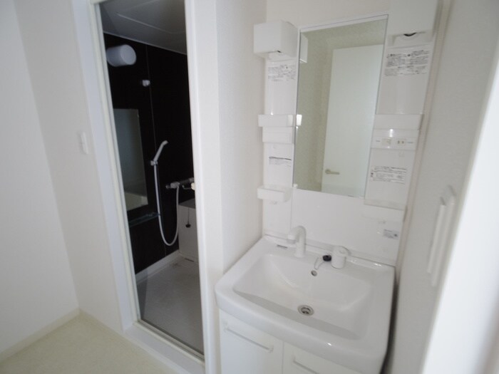 物件内観写真13　(洗面)