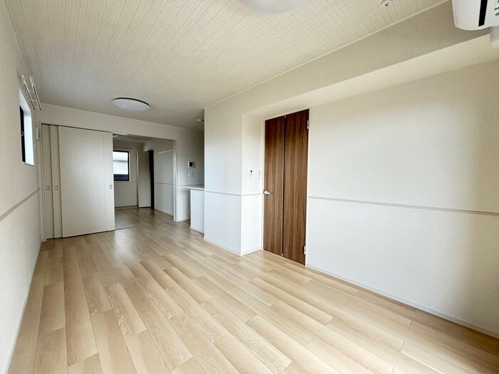 物件内観写真8　(居室)