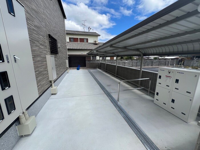 物件外観写真4　(駐輪場)