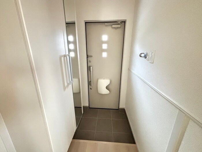 物件内観写真15　(玄関)