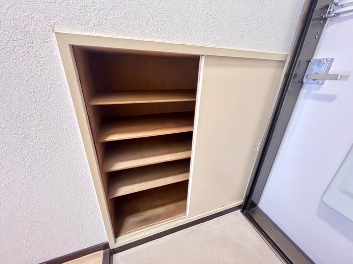 物件内観写真18　(靴箱)