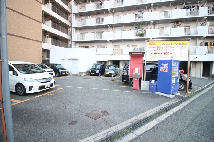 物件外観写真5　(駐車場)