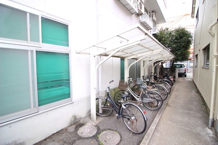 物件外観写真5　(駐輪場)