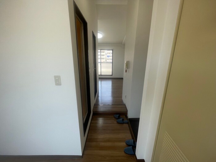 物件内観写真14　(廊下)