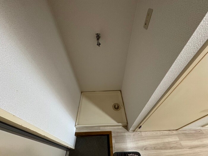 物件内観写真18　(洗濯機置場)