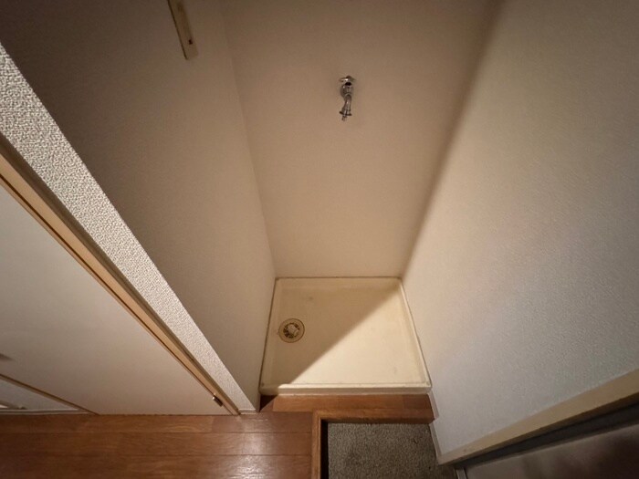 物件内観写真18　(洗濯機置場)