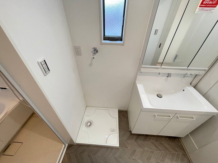 物件内観写真13　(洗濯機置場)