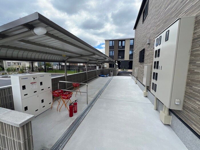 物件外観写真4　(駐輪場)