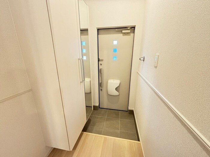 物件内観写真15　(玄関)