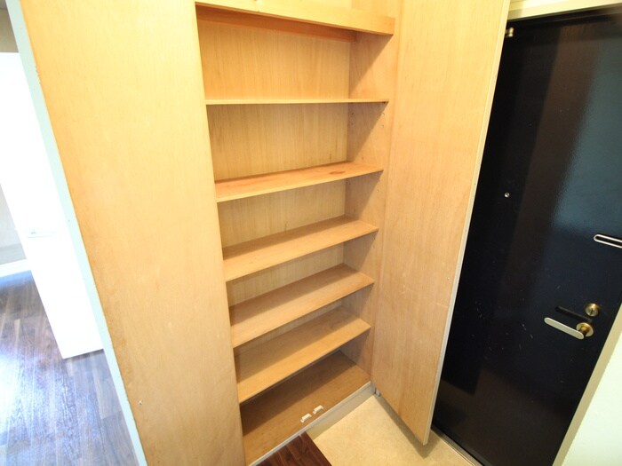 物件内観写真15　(靴箱)