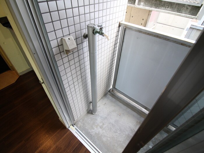 物件内観写真17　(洗濯機置場)