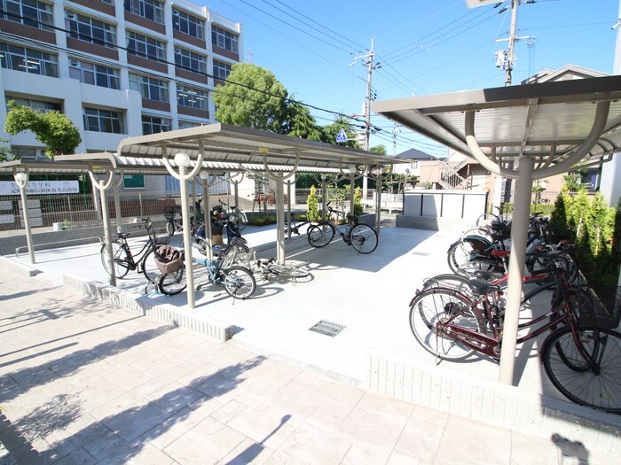 物件外観写真6　(駐輪場)