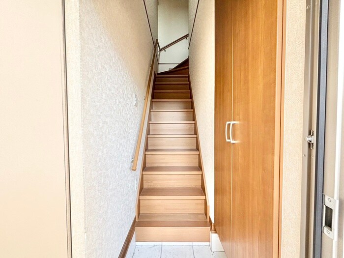 物件内観写真19　(玄関)