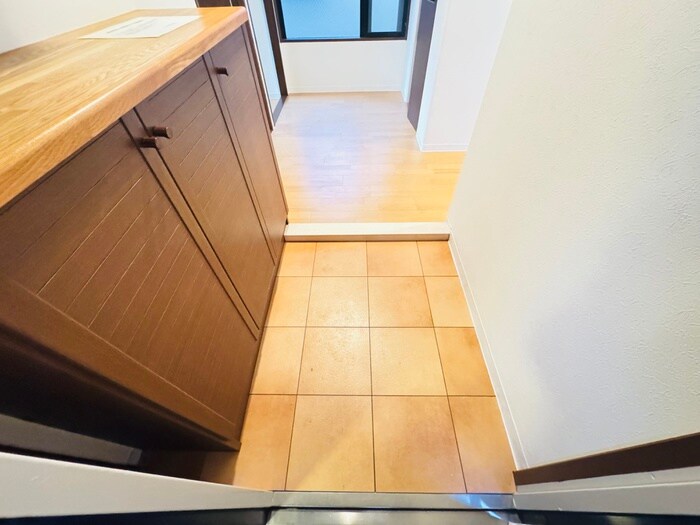 物件内観写真14　(玄関)