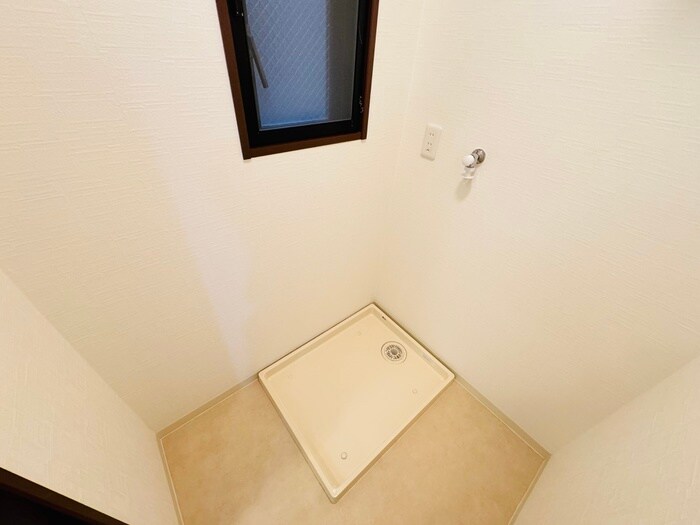 物件内観写真18　(洗濯機置場)