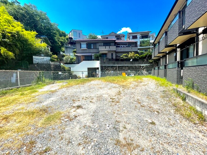 物件外観写真4　(駐車場)