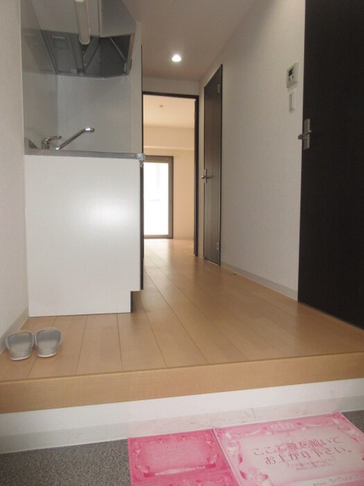 物件内観写真10　(玄関)