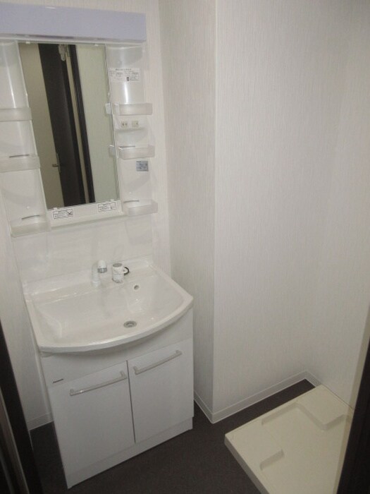 物件内観写真14　(洗濯機置場)