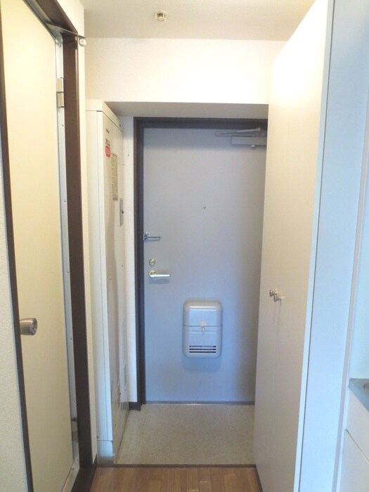 物件内観写真16　(玄関)
