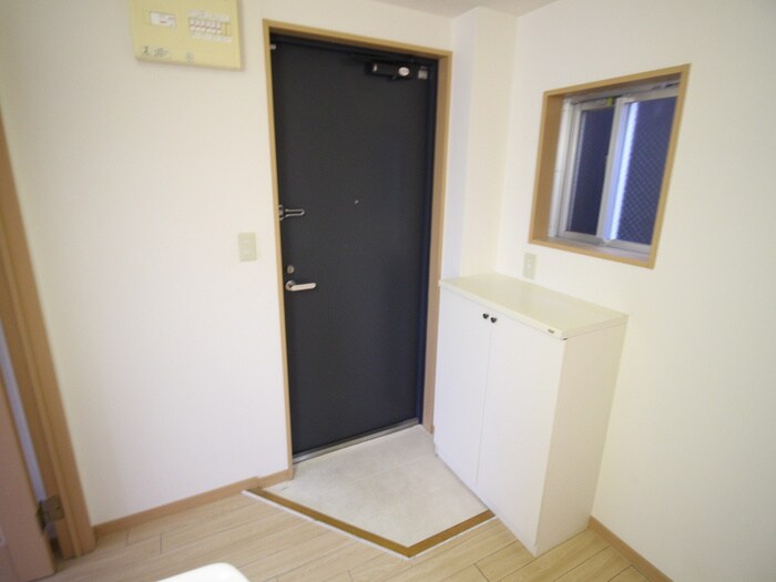 物件内観写真12　(玄関)