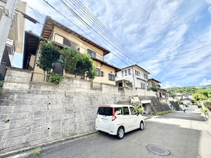 川西市萩原台西二丁目戸建外観写真