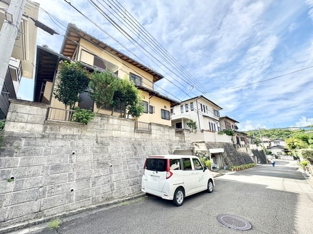 川西市萩原台西二丁目戸建外観写真