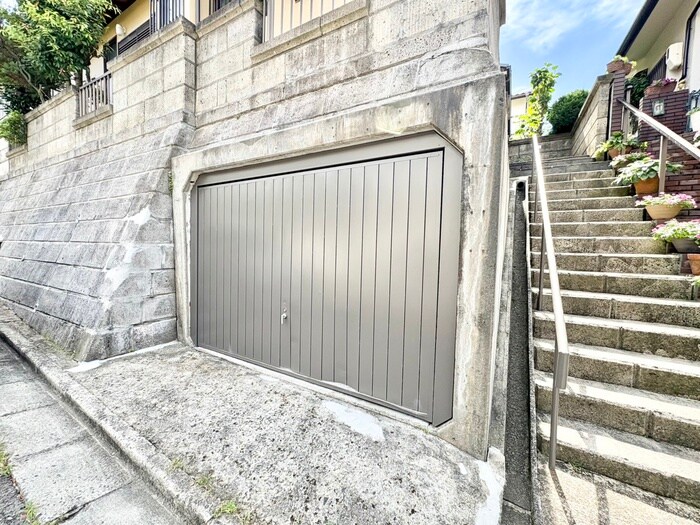 物件外観写真3　(駐車場)