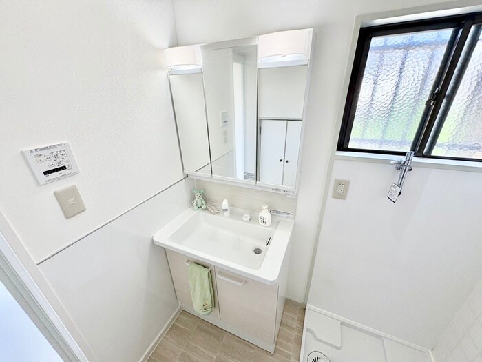物件内観写真12　(洗面)