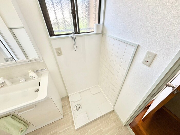 物件内観写真18　(洗濯機置場)