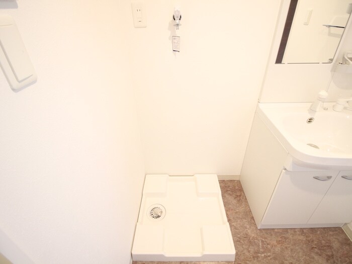 物件内観写真11　(洗濯機置場)