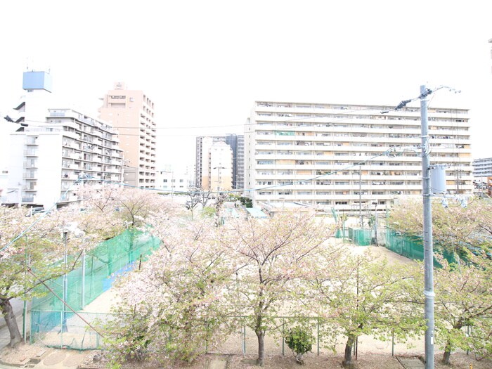 物件内観写真22　(室内からの展望)