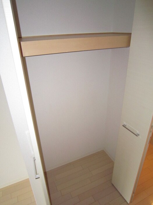 物件内観写真13　(収納)