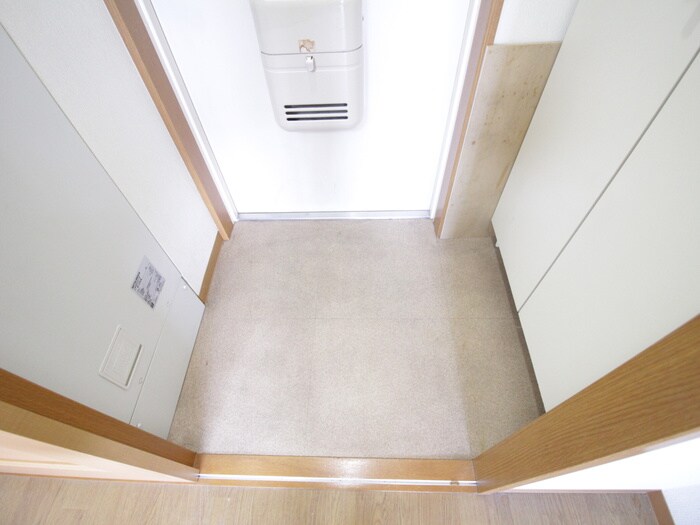 物件内観写真16　(玄関)