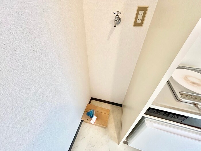 物件内観写真14　(洗濯機置場)