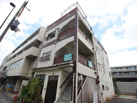 成田マンション外観写真