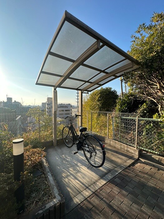 物件外観写真3　(駐輪場)