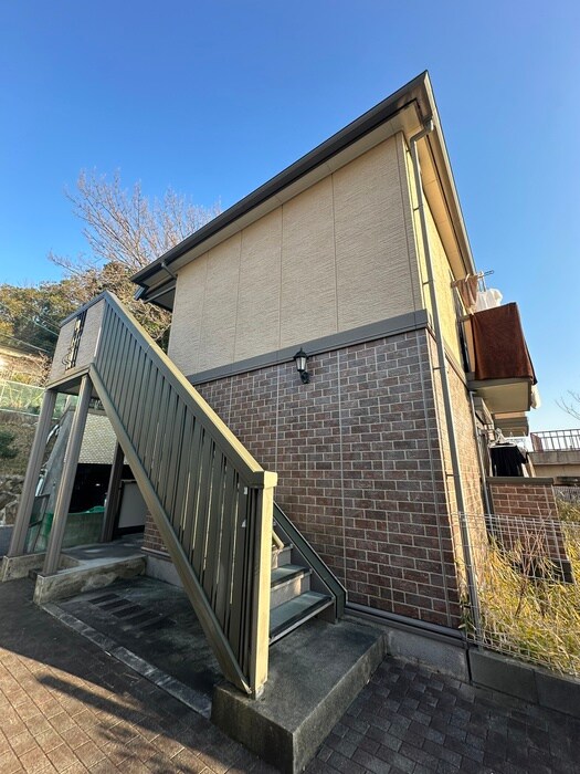 物件外観写真4　(エントランス部分)