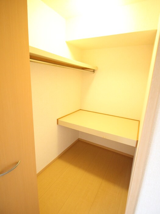 物件内観写真15　(収納)