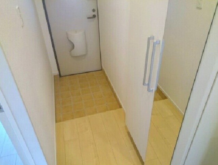 物件内観写真8　(玄関)