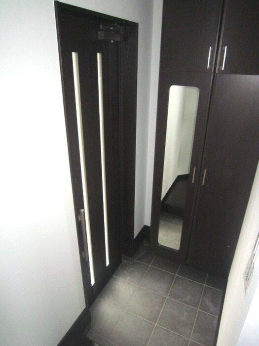 物件内観写真12　(玄関)