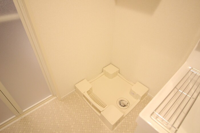 物件内観写真10　(洗濯機置場)