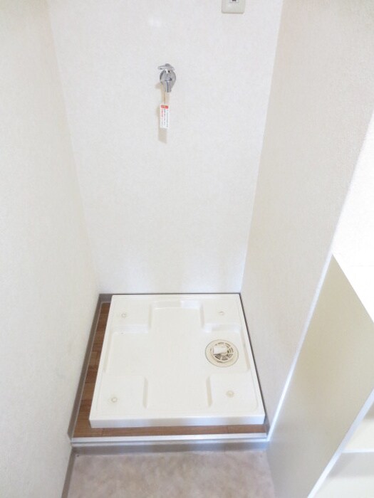 物件内観写真14　(洗濯機置場)