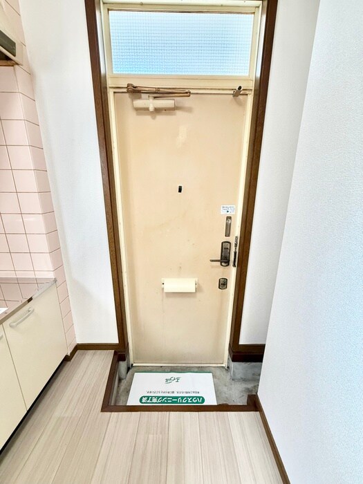 物件内観写真21　(玄関)