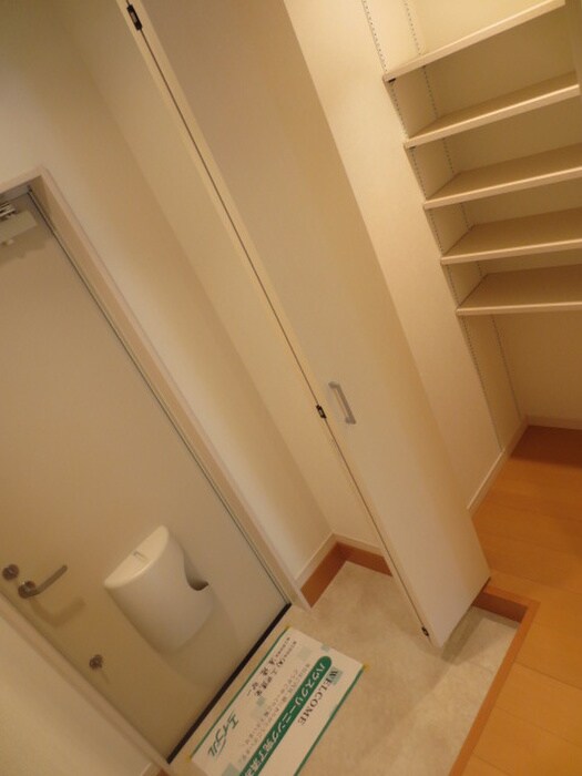 物件内観写真15　(玄関)